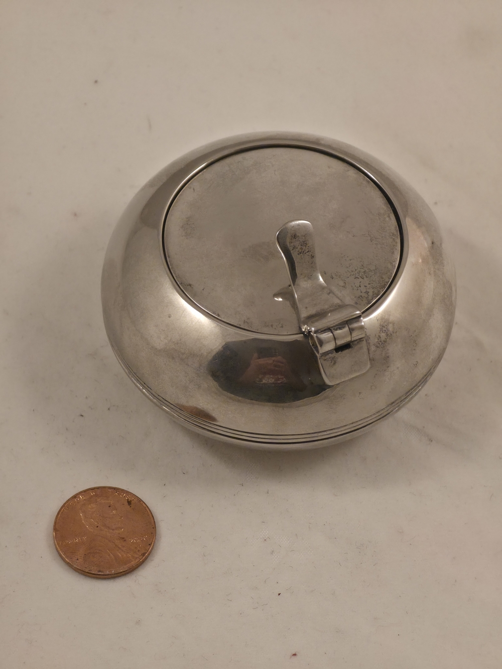 Vintage MCM Silver Round Metal Ashtray/Trinket Box with Flip Lid - Picture 8 of 8